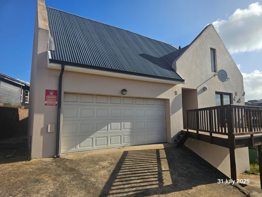 5 Bedroom Property for Sale in Stilbaai Wes Western Cape